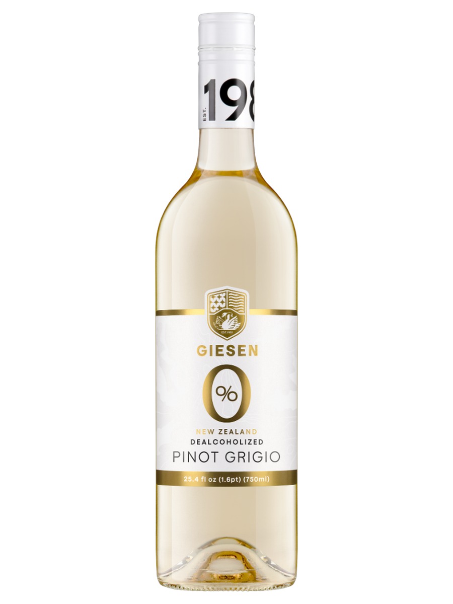Giesen 0% Dealcoholized New Zealand Pinot Grigio bottle with a white label
