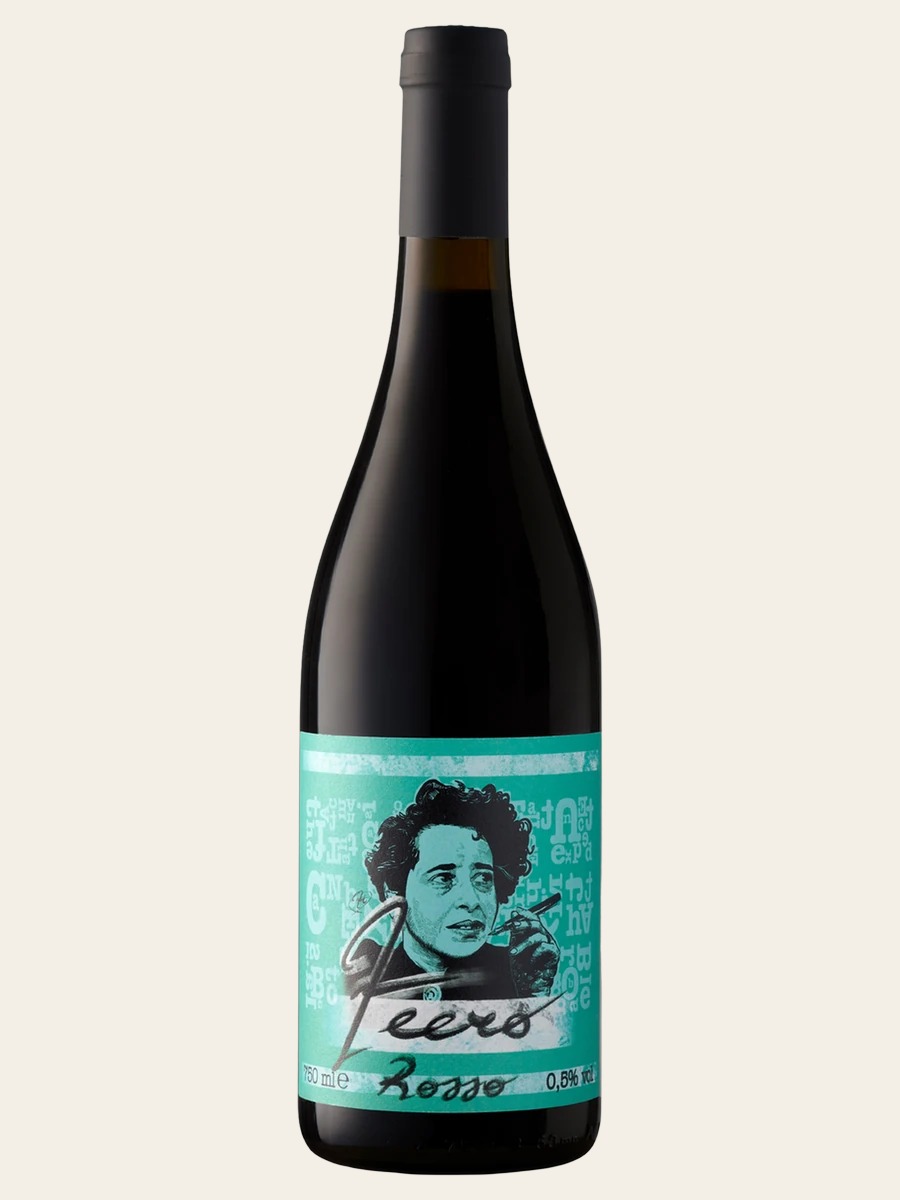 ZEERO Red, a complete bottle with a turquoise Rosso label and black cap