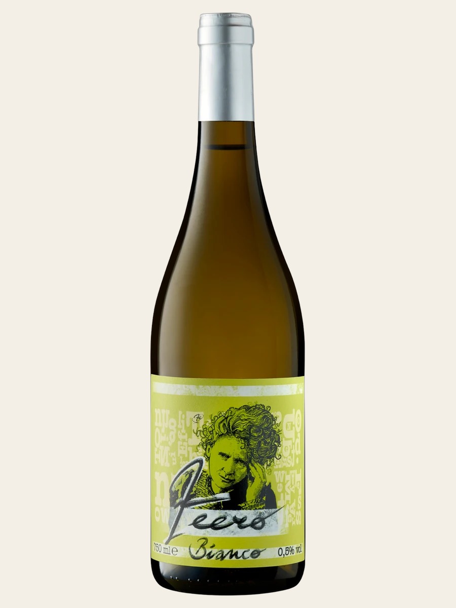 ZEERO White, a complete bottle with a yellow-green Bianco label and silver cap
